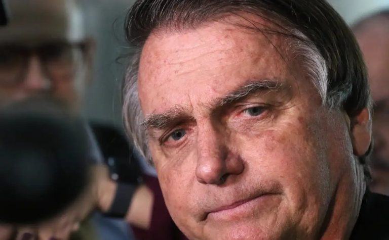 Cirurgia de Bolsonaro acontece hoje e deve durar cerca de 4 horas
