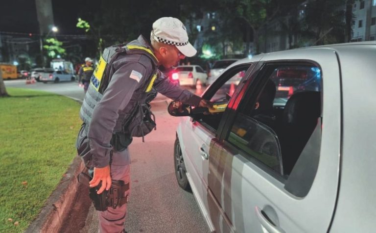 Motorista preso em blitz já foi flagrado quatro vezes em fiscalização