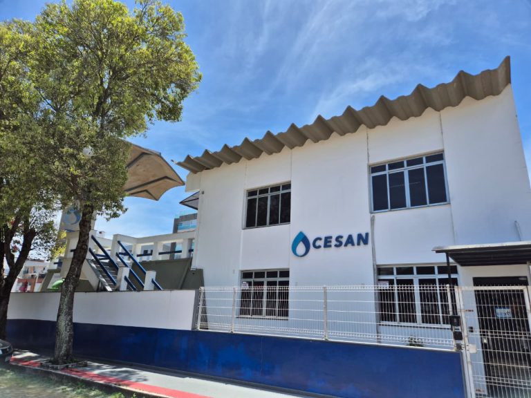 Mulher é encontrada morta dentro de estação da Cesan em Guarapari