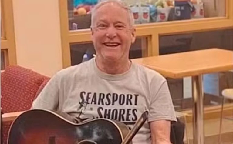 Músico indicado ao Grammy morre atropelado por mulher presa mais de 100 vezes