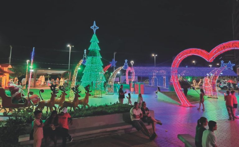 Natal instagramável em Guarapari: decoração segue até o dia 06 de janeiro