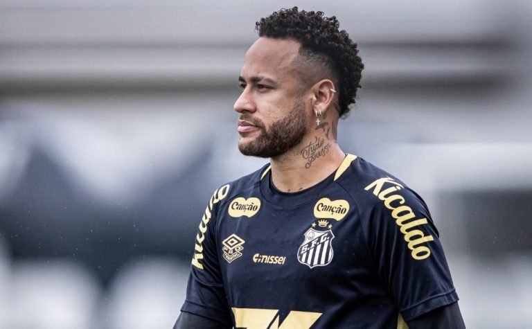 ‘Confesso que foi no limite’, posta Neymar após permanência do Santos