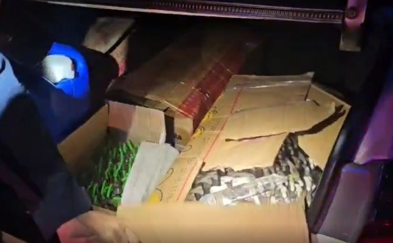 PRF prende motorista de aplicativo e passageira foragida com carga de lança-perfume