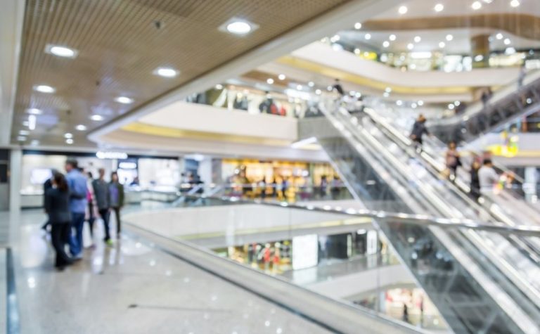 Por que os shoppings brasileiros devem se preocupar com a venda da Warner