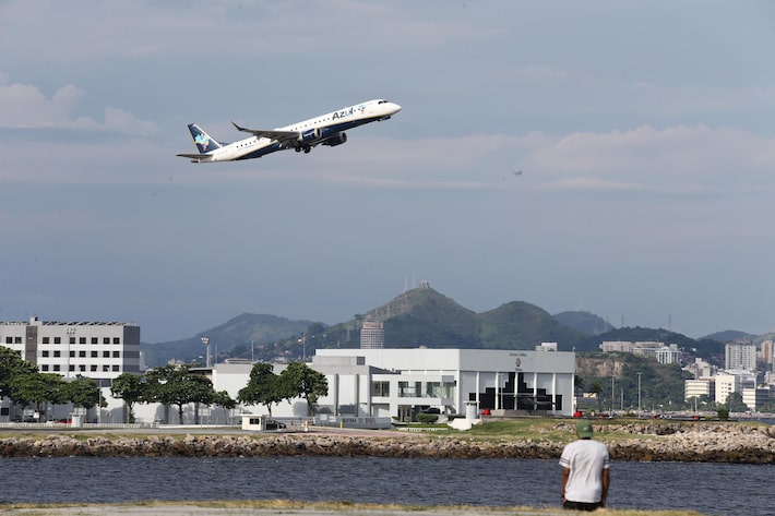 Prefeito do Rio critica mudanças em voos para o Santos Dumont; Anac rebate