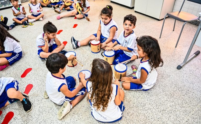 Prefeitura abre período de matrículas para 2026 em Cmeis de Vitória