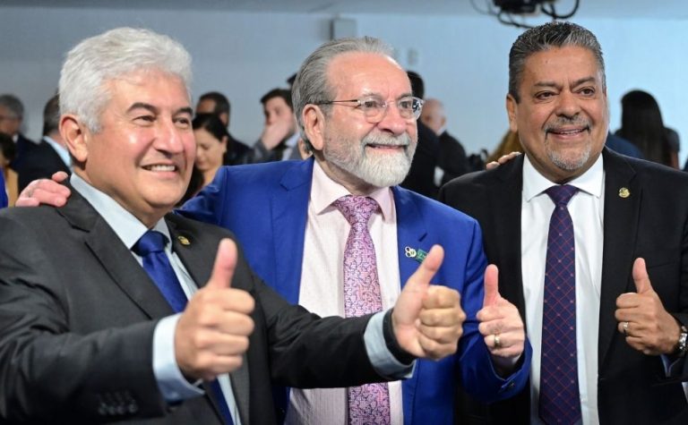 Projeto que cria ‘OAB’ para médicos recém-formados avança no Senado