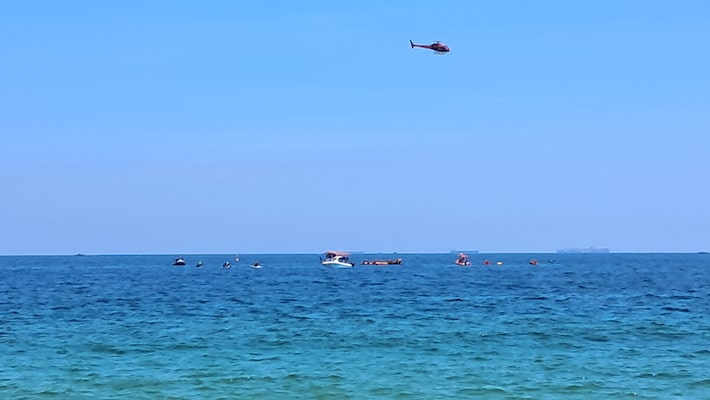 Ressaca em Copacabana: uma pessoa está desaparecida no mar e mais de 100 já foram resgatadas