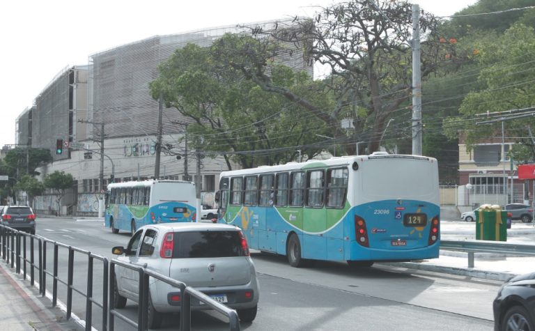 Rodoviários anunciam greve a partir de terça-feira
