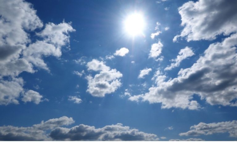 Semana do Natal começa com chuva rápida e calor no ES; veja previsão do tempo