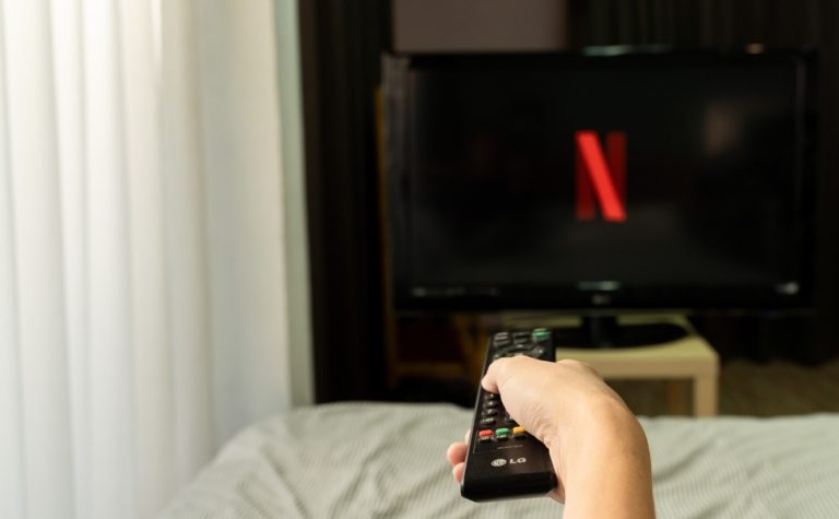 Streaming está caro? Preços triplicaram desde estreia da Netflix no Brasil