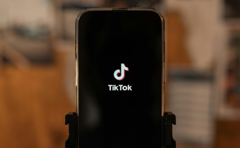 TikTok assina acordo para vender operação nos EUA a investidores