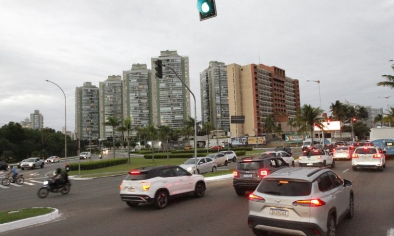 Trânsito de Vitória terá intervenções durante as festas de Réveillon