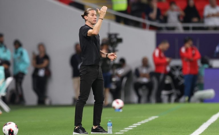 Vamos tentar ganhar para fazer história, diz Filipe Luís sobre final com PSG