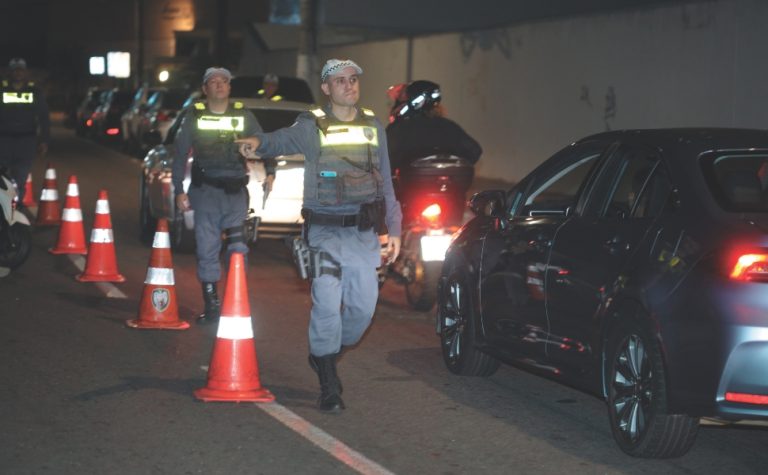 10 mil motoristas recusam teste do bafômetro e têm carteira suspensa