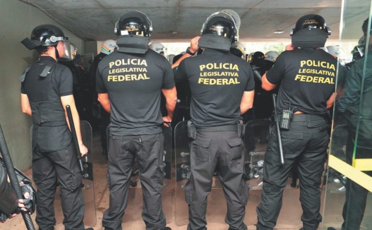 2 mil vagas em concursos com salário de até R$ 21 mil