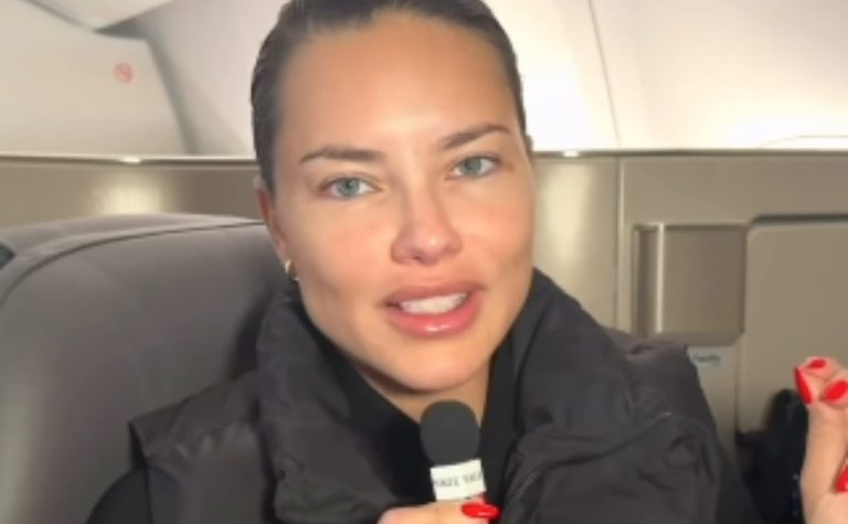 Adriana Lima vende casarão em Los Angeles por R$ 68,9 milhões