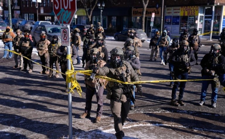 Agentes federais dos EUA matam a tiros mais uma pessoa em Minneapolis