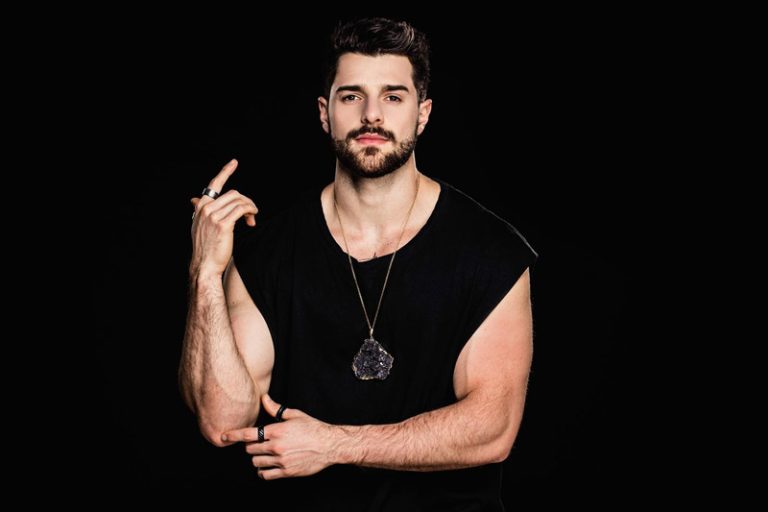 Alok interrompe show em cruzeiro após forte ventania arrastar pessoas e objetos