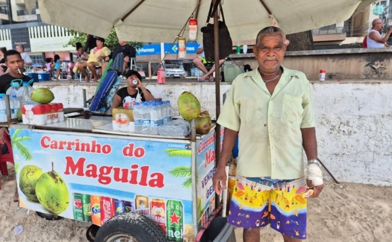 Ambulantes chegam a mais de 50 verões atendendo turistas em Guarapari