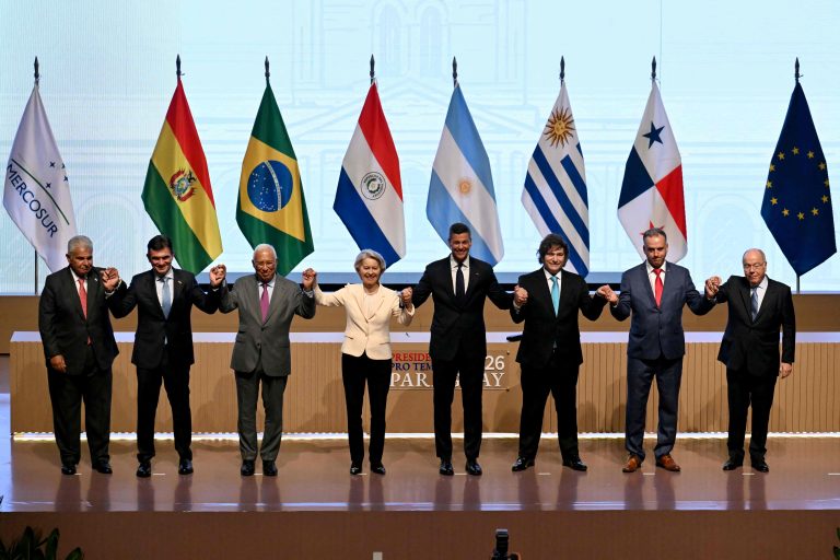 Após 26 anos, Mercosul e União Europeia assinam acordo de livre comércio