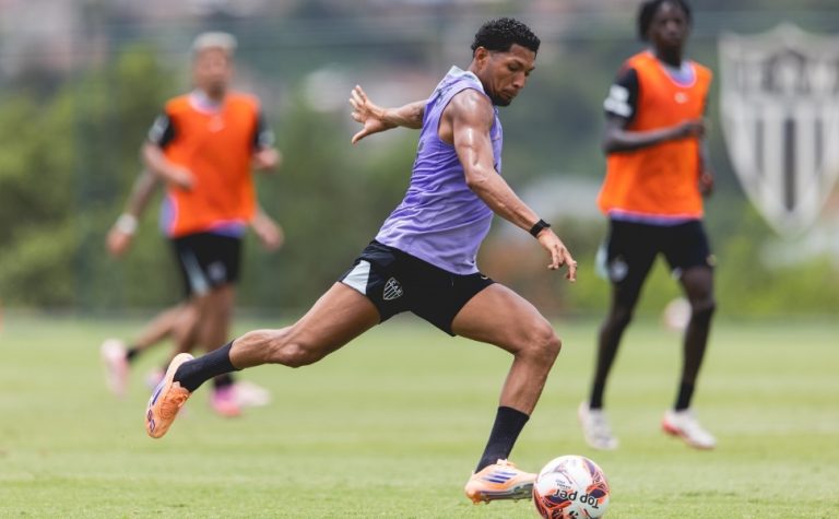 Atlético/MG busca primeira vitória neste domingo