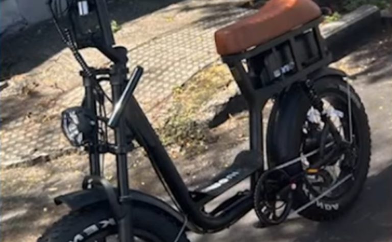 Bandidos roubam bike elétrica e agridem advogada na Praia do Canto