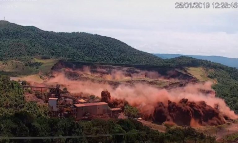 Bombeiros encerram buscas por vítimas de Brumadinho (MG) sete anos após tragédia