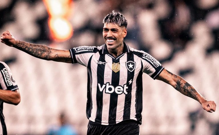 Botafogo acerta renovação de Barboza e propõe acordo com Alex Telles