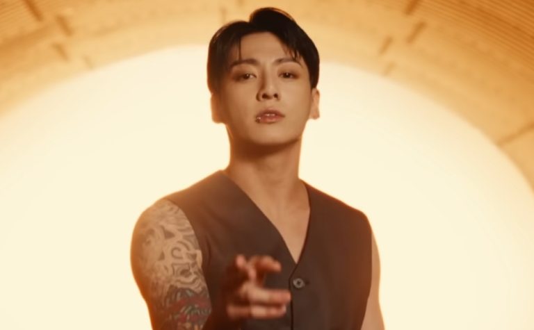 Brasileira é presa na Coreia do Sul após ir à casa de Jungkook, astro do BTS