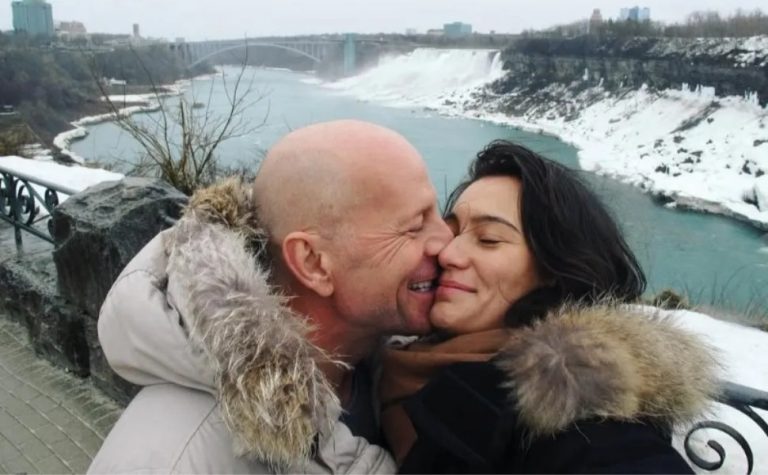 Bruce Willis não sabe que tem demência, diz esposa do ator: ‘Nunca se deu conta’