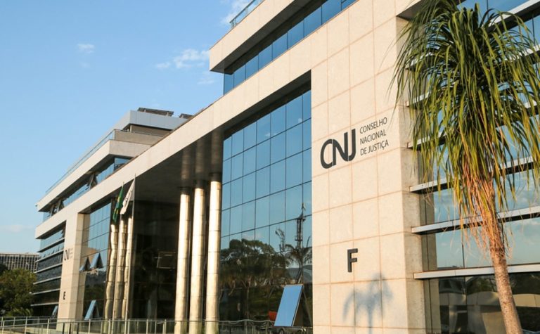 CNJ blinda informações de supersalários de titulares de cartórios