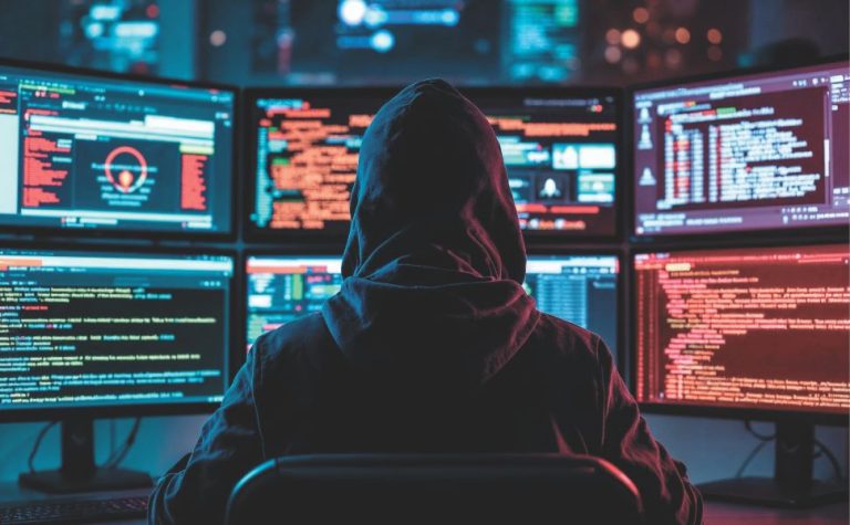 Criminosos dão até “cursos” para aplicar golpes na internet