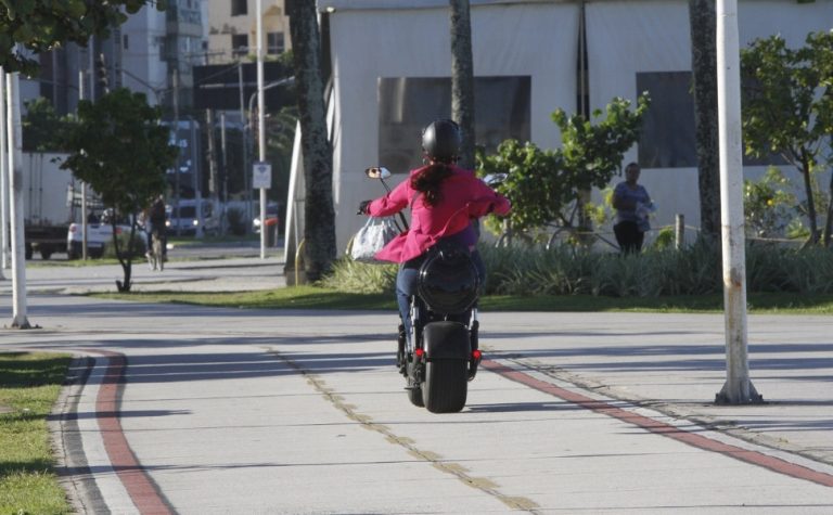 Doze condutores de moto elétrica multados este ano no ES