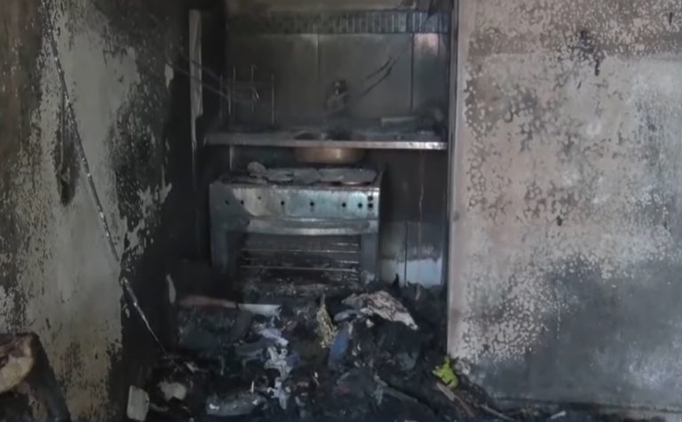 Duas pessoas morrem após incêndio atingir residência em Cariacica