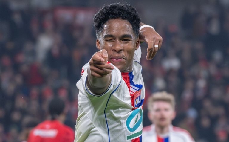 Endrick é titular no Lyon e estreia com gol contra o Lille