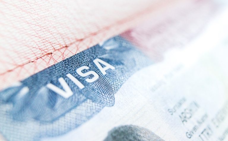 Estados Unidos suspendem concessão de vistos para o Brasil e mais 75 países