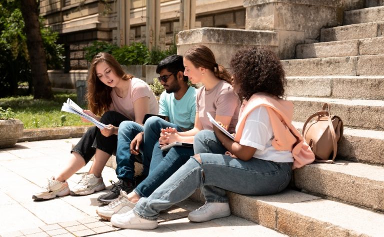 Faculdades no ES abrem vagas para 11 mil bolsas com nota do Enem