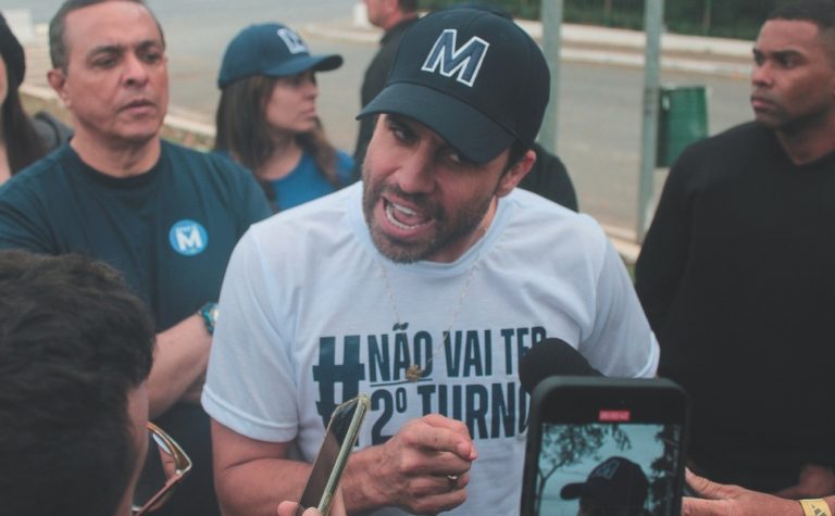 Flávio Bolsonaro conversa com Pablo Marçal para apoio em campanha