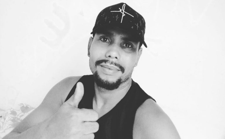 Homem é assassinado a tiros enquanto andava de bicicleta em Viana