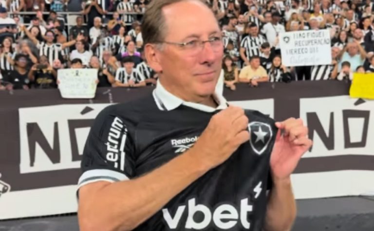 Justiça proíbe venda de jogadores no Botafogo até Textor abrir ‘caixa-preta’