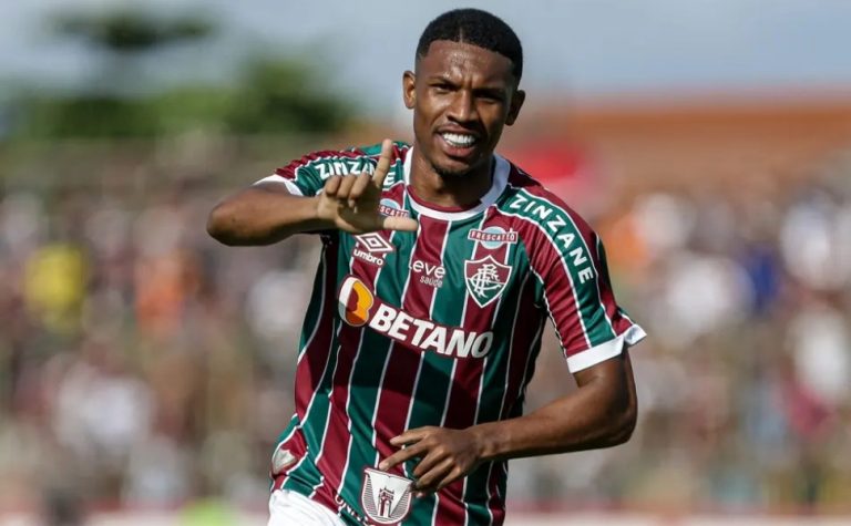 Lelê deve ganhar chance no Fluminense após derrota
