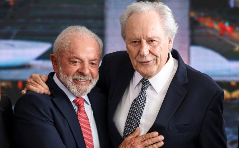 Lewandowski avisa a Lula que deixa Ministério da Justiça nesta sexta-feira
