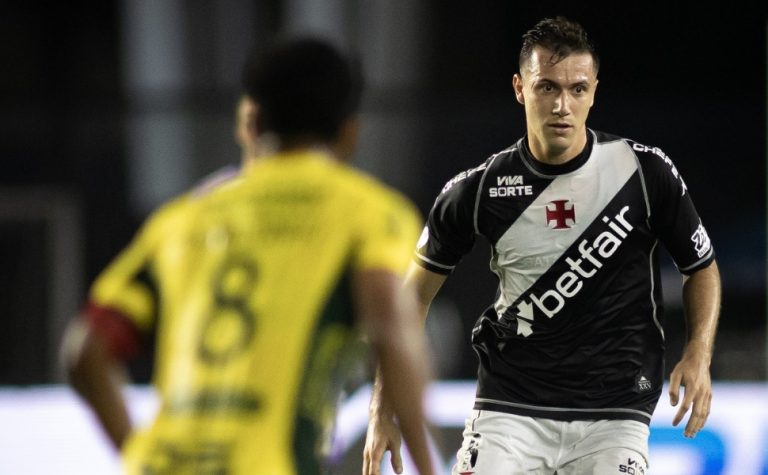 Lucas Piton entra na mira do futebol turco