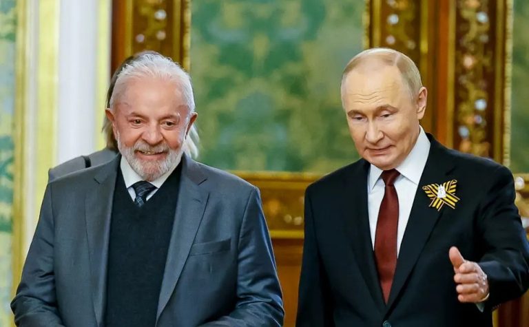 Lula conversou com Putin por telefone nesta quarta para discutir crise na Venezuela