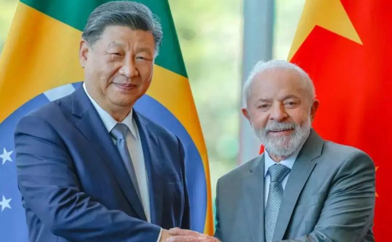 Lula e Xi Jinping falam por telefone sobre manutenção da ONU