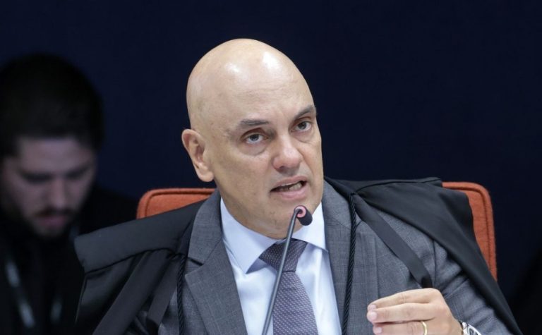 Moraes nega prisão domiciliar e mantém Bolsonaro preso na PF