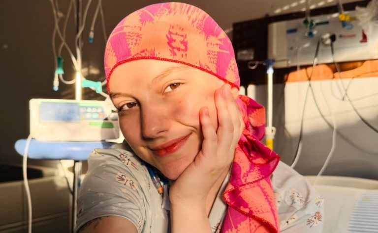 Morre Isabel Veloso, influenciadora que compartilhava rotina contra câncer terminal