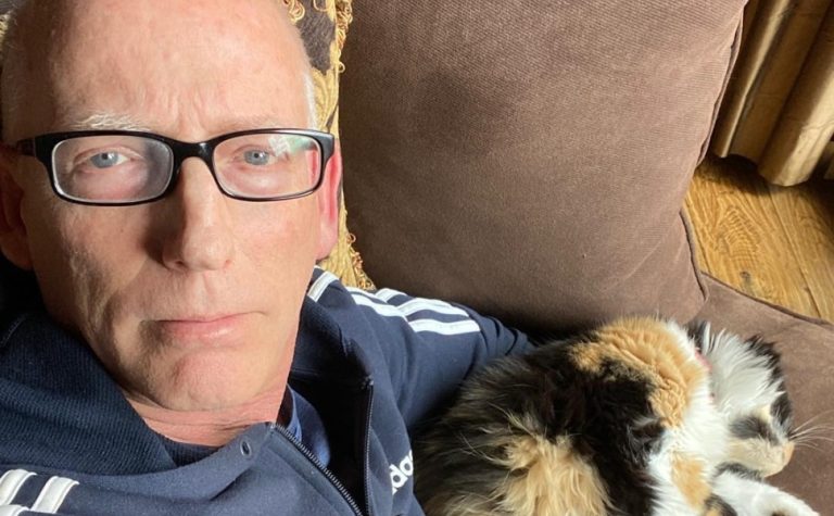 Morre Scott Adams, cartunista e criador do Dilbert, aos 68 anos