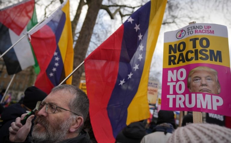 Na Venezuela, sanções dos EUA contribuíram para colapso econômico